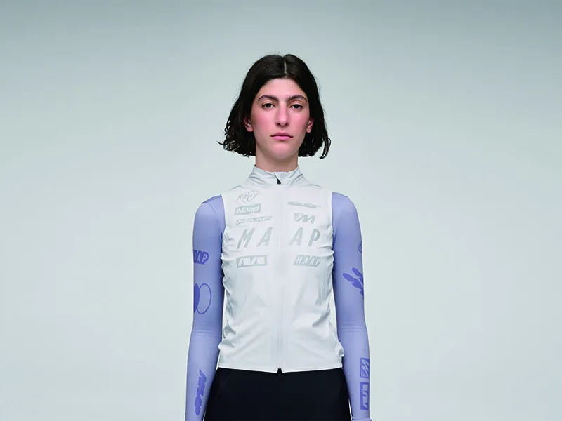 19-44Featured Item Lightweight Vest-MAAP-07