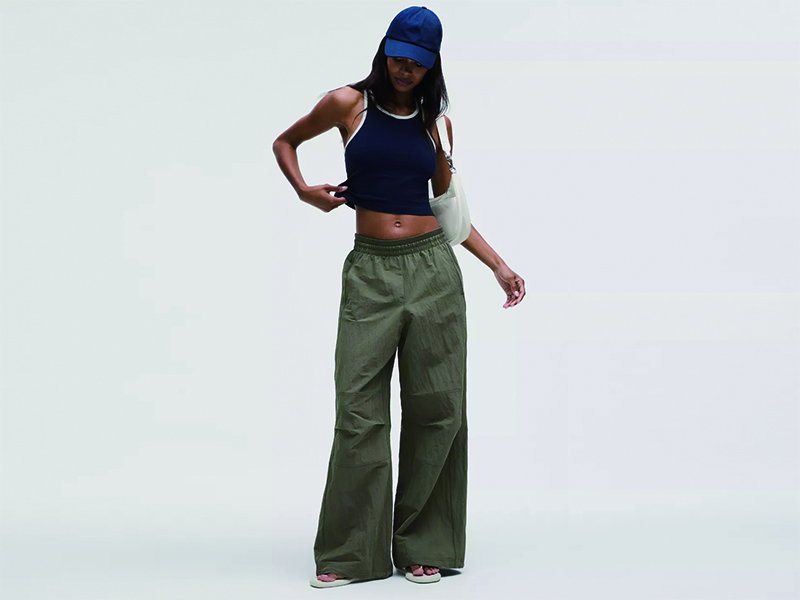 23-46Key piece lightweight relaxed mid-calf pants-LululemonAthletica-05