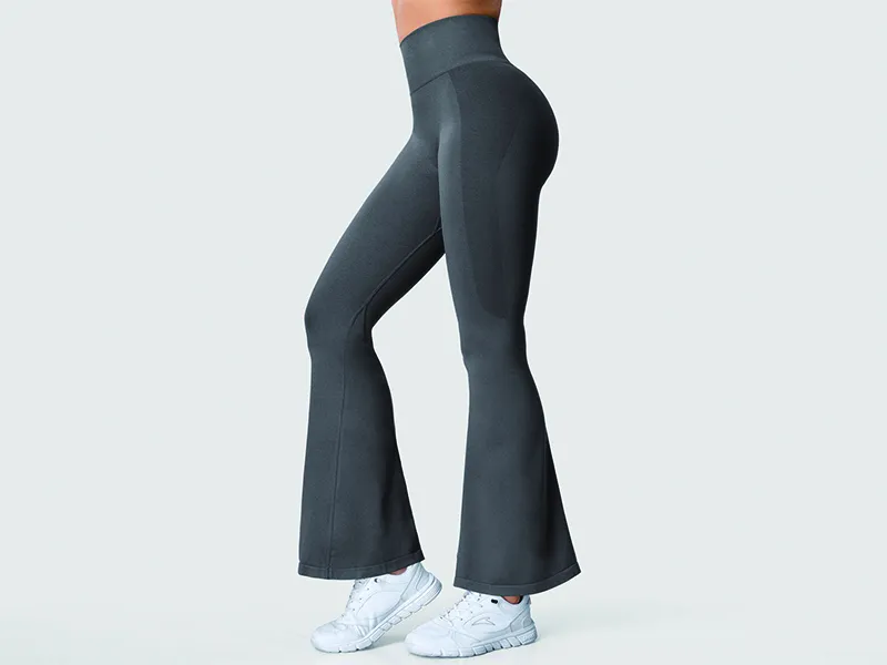 08Core Piece Flared Yoga Pants Yeoreo-05