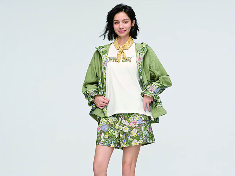 26 Key Patterns – Botanical Floral – Anna Sui Active – 01