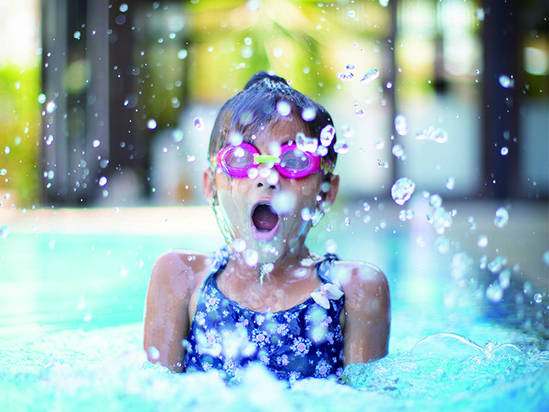 kid_swimming